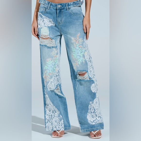 New AKIRA Blue Distressed Jeans with floral & Lace Detail size L - Picture 1 of 8
